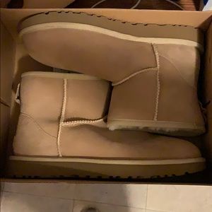 UGG boots size 9 never worn new with box